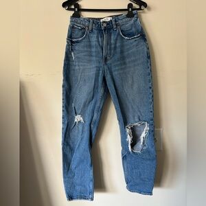 Abercrombie Curve Love High Rise the 80s Mom Jean